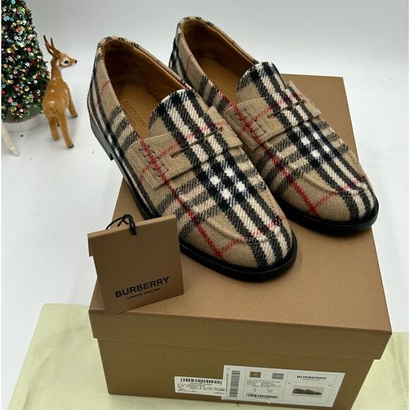 Women’s Burberry vintage check loafers size 40 made in Italy - Picture 1 of 10